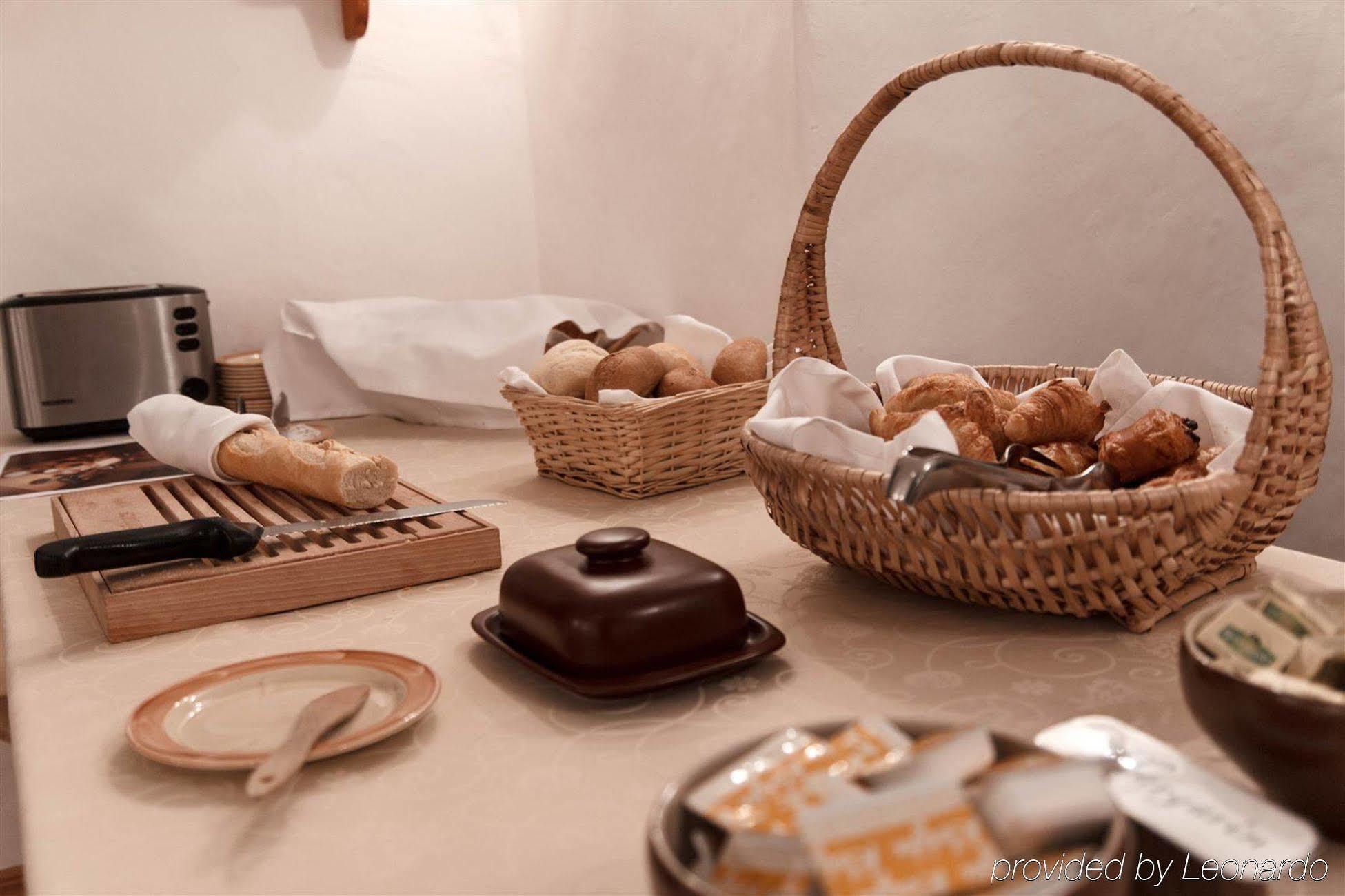 St. Petersbourg Hotel - Small Luxury Hotels Of The World Ταλίν Εξωτερικό φωτογραφία